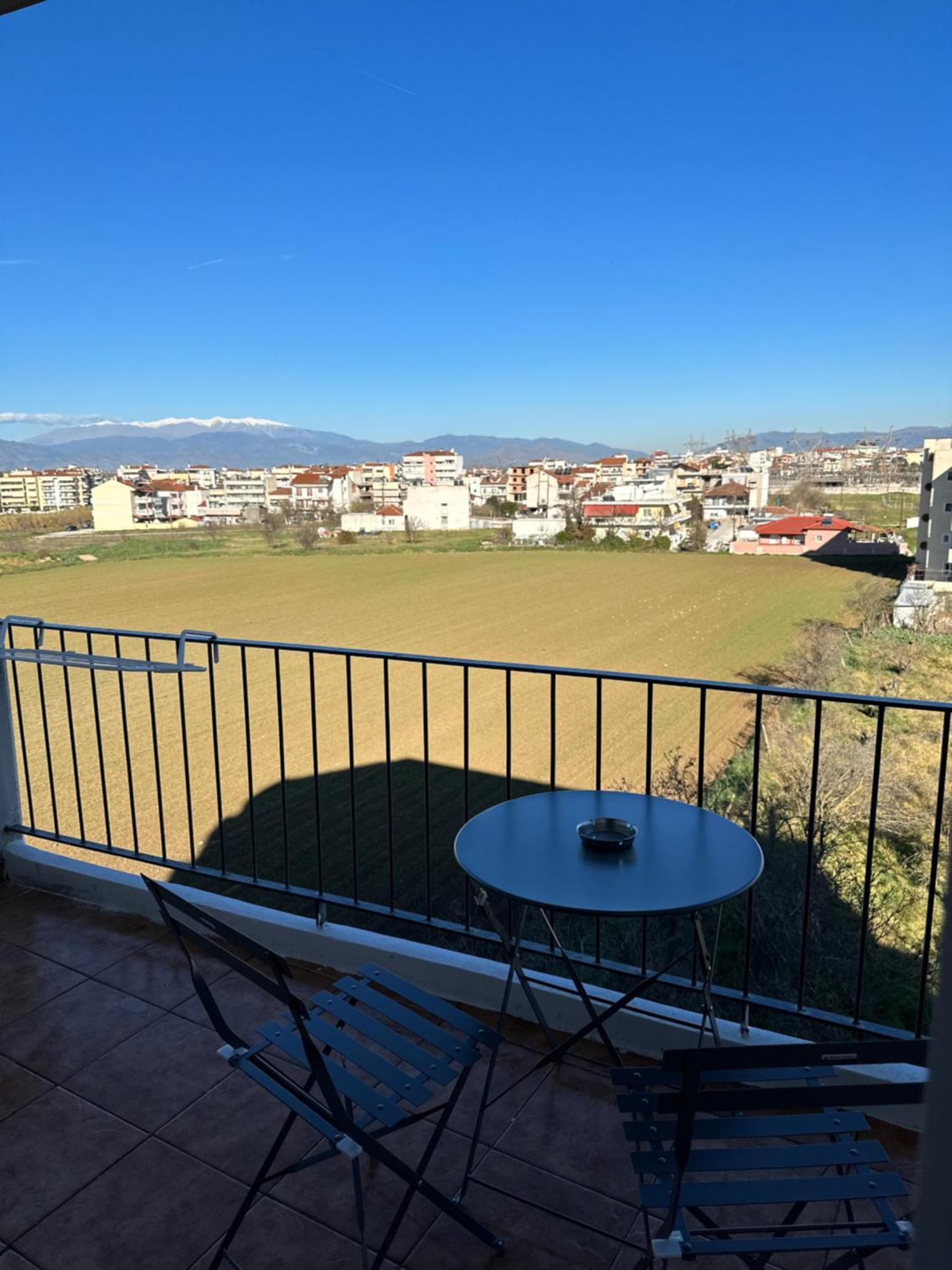 Apartamento Νεάπολη Larissa Exterior foto