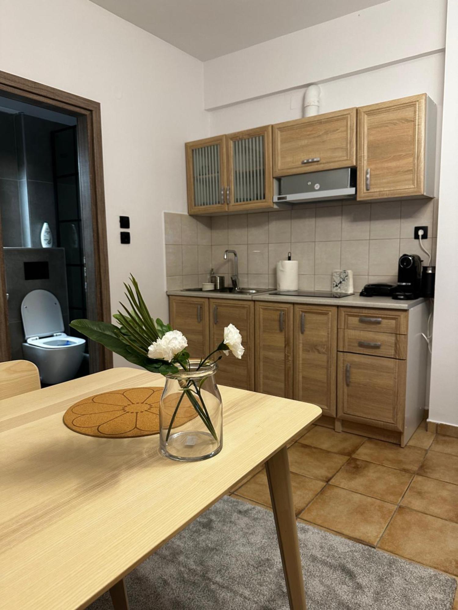 Apartamento Νεάπολη Larissa Exterior foto