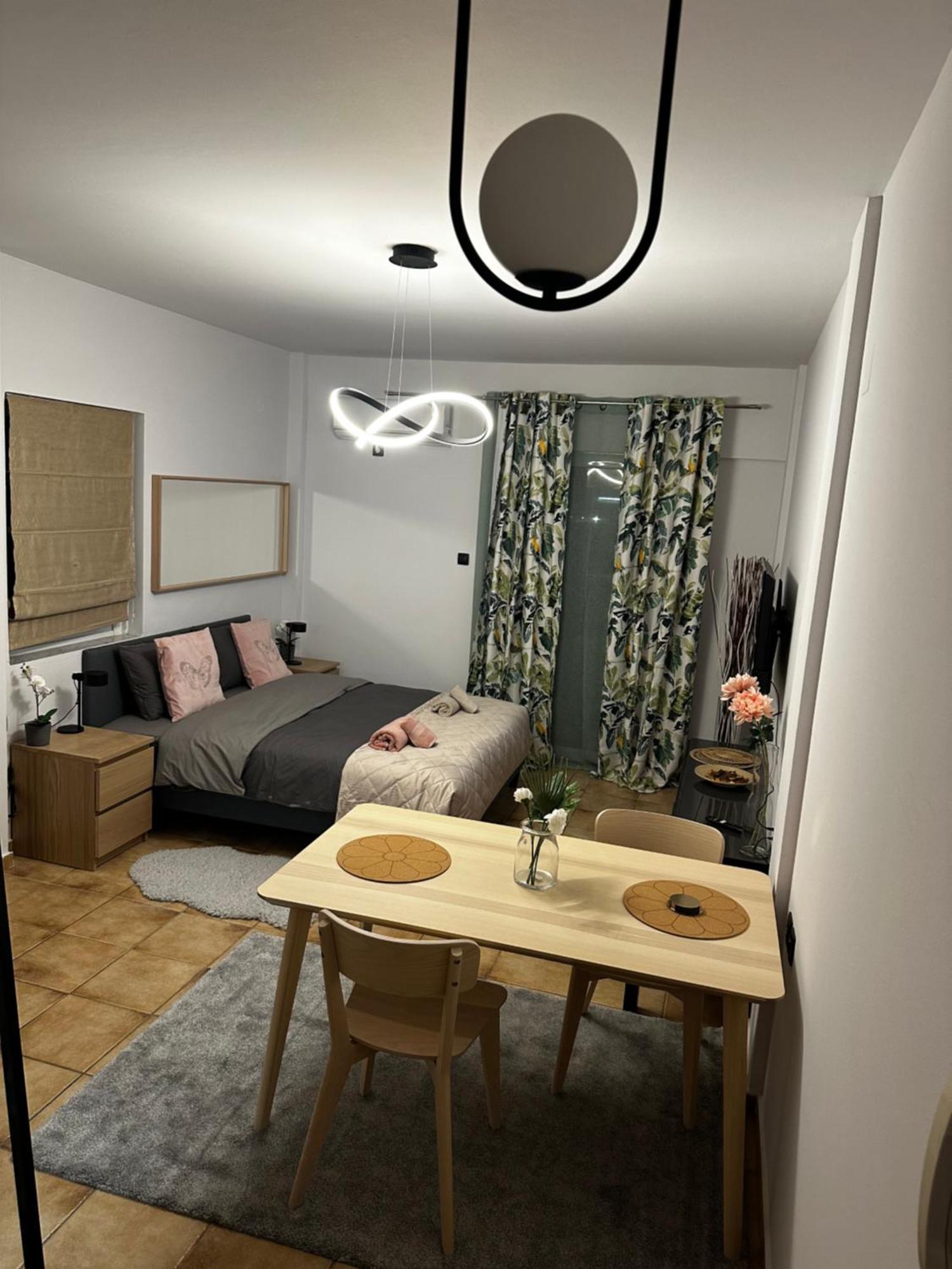 Apartamento Νεάπολη Larissa Exterior foto